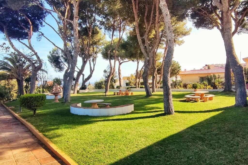Апартаменты Apartamento Con Vistas Al Mar En Puerto Marina Торремолинос Экстерьер фото