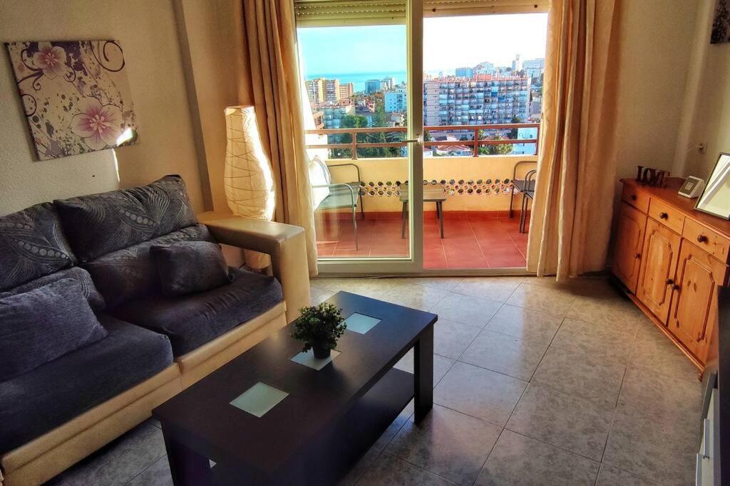 Апартаменты Apartamento Con Vistas Al Mar En Puerto Marina Торремолинос Экстерьер фото